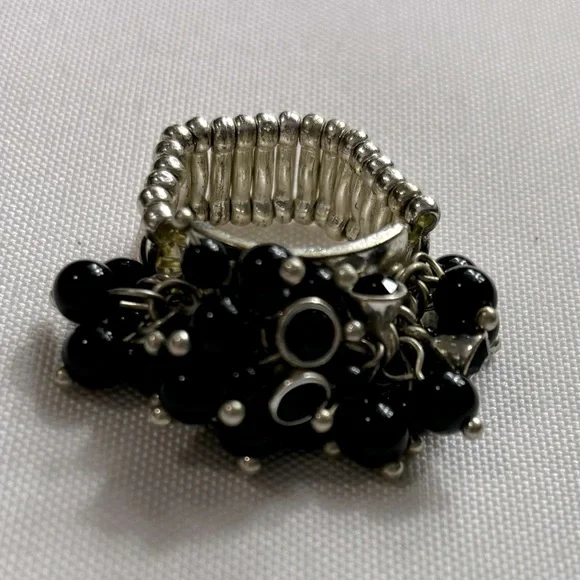 Silver Tone Fashion Stretch Ring With Black Beads & Rhinestones Women's Exc Cond - Picture 1 of 3